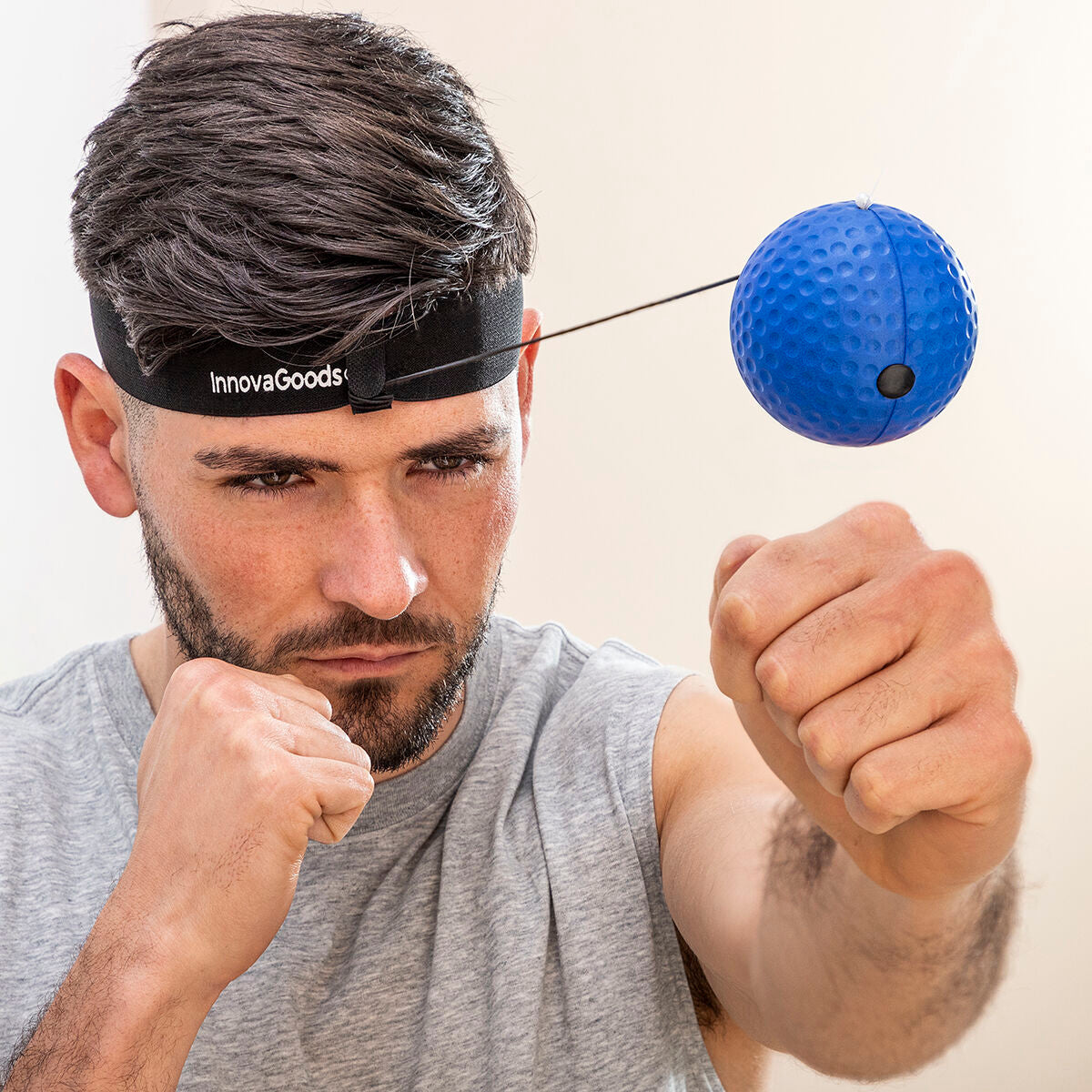 Pack Set de Pelotas de Entrenamiento y Reflejos y Máquina de Boxeo Musical Recargable InnovaGoods