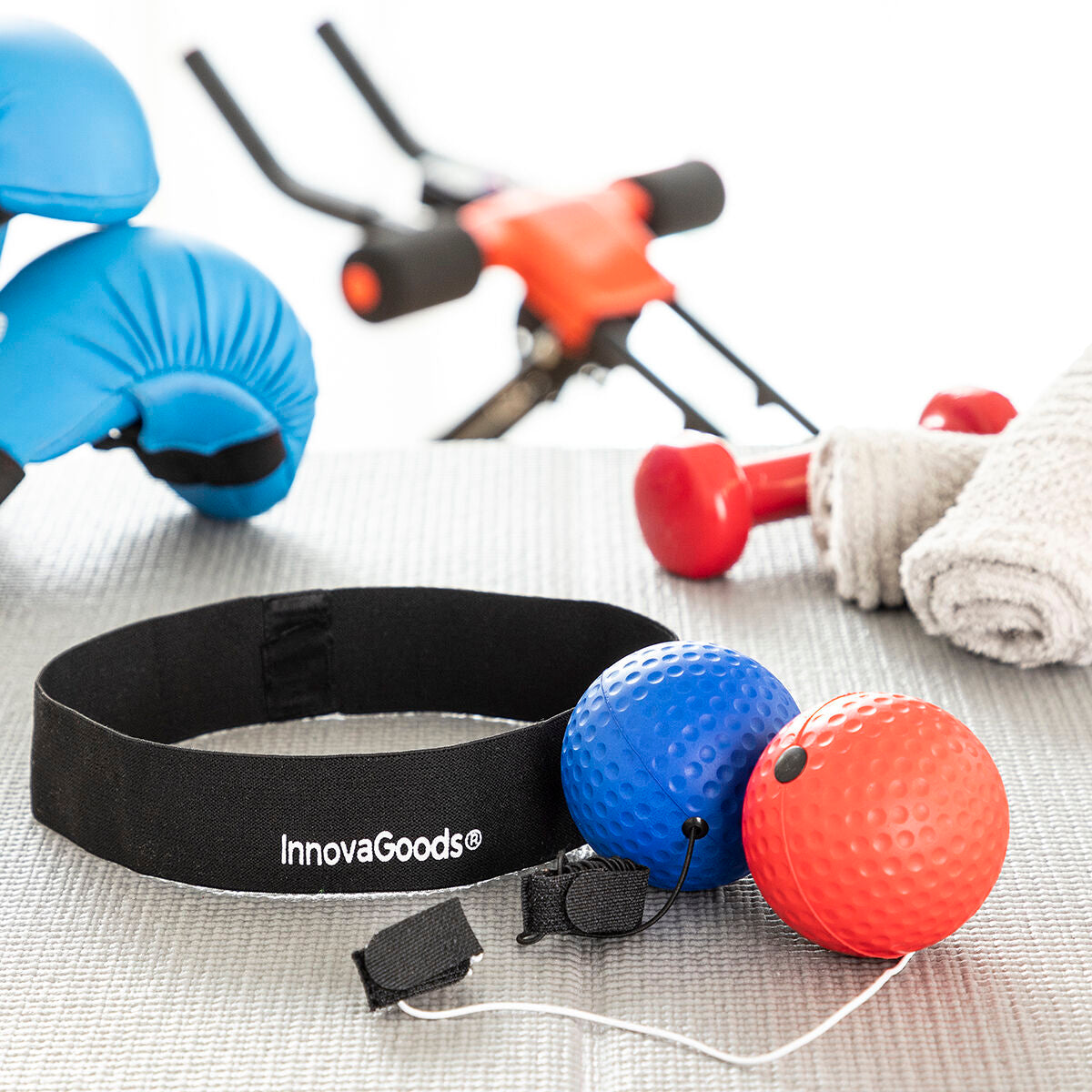Pack Set de Pelotas de Entrenamiento y Reflejos y Máquina de Boxeo Musical Recargable InnovaGoods