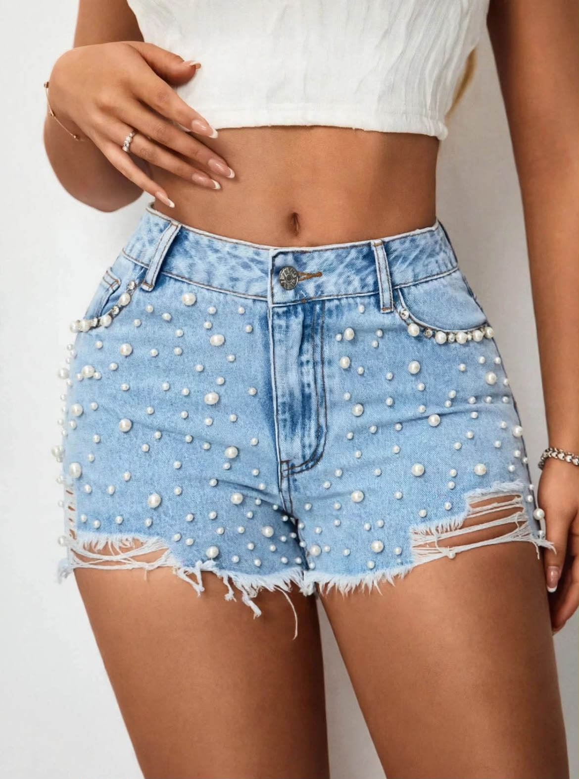 Pantalón corto con perlas